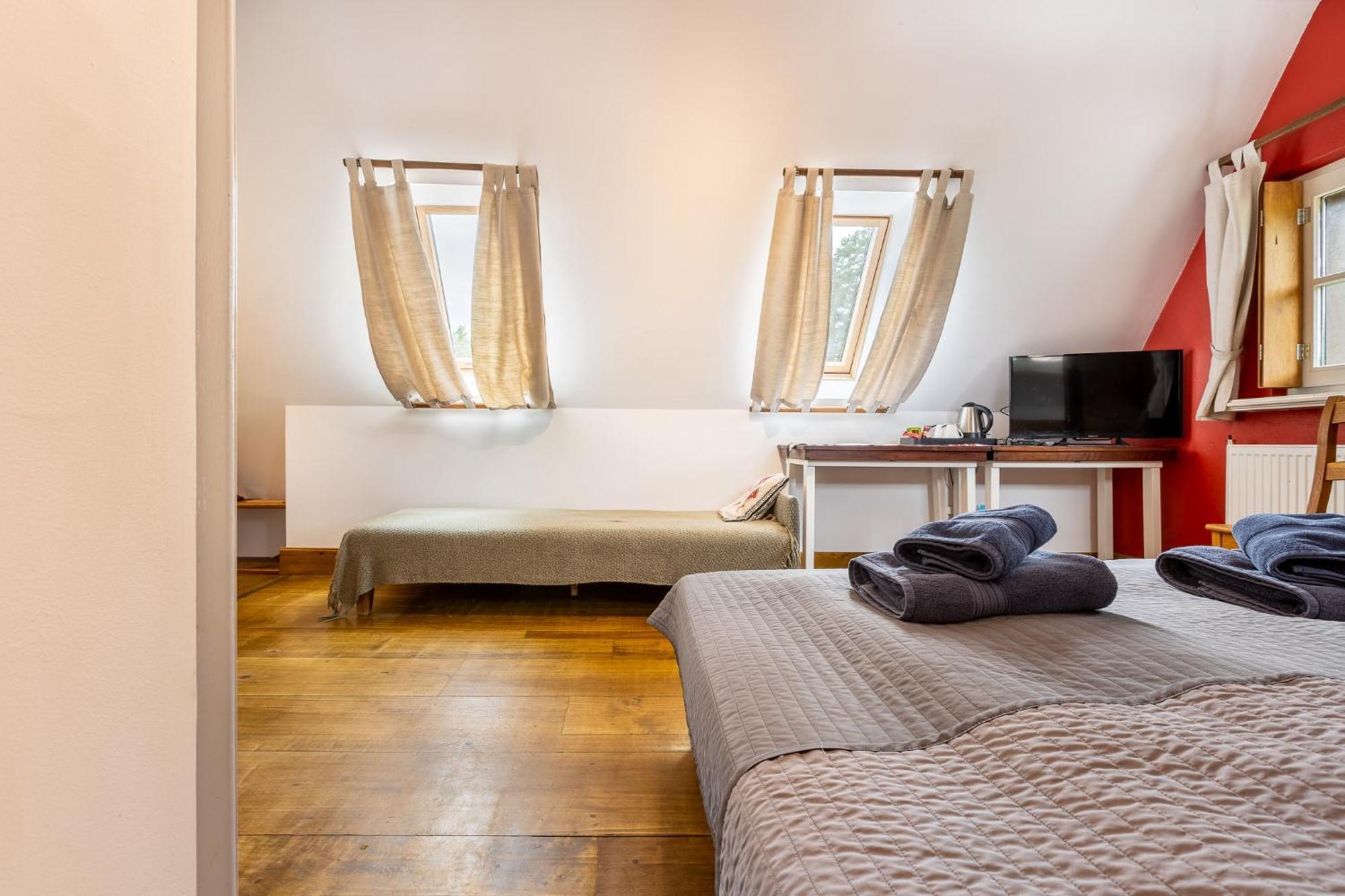 Gosciniec Pod Zajacem Bed & Breakfast Olesnica  Exterior photo